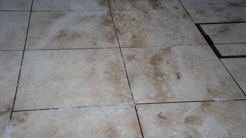 Carrelage très sale