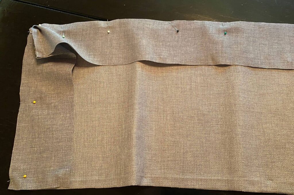 Faire ourlets housse de coussin épais déhoussable sans fermeture éclair 